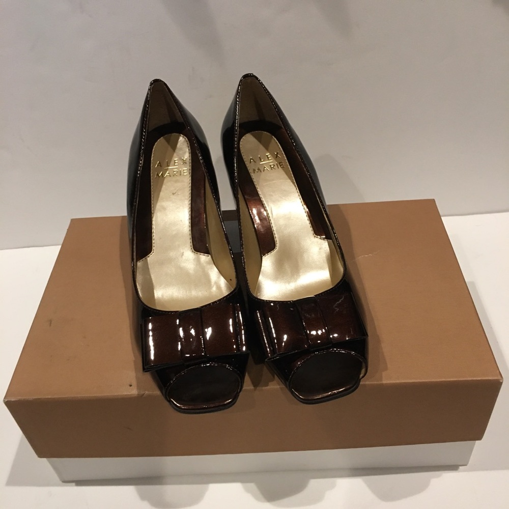 New, never worn Alex Marie Pathan leather peep toe